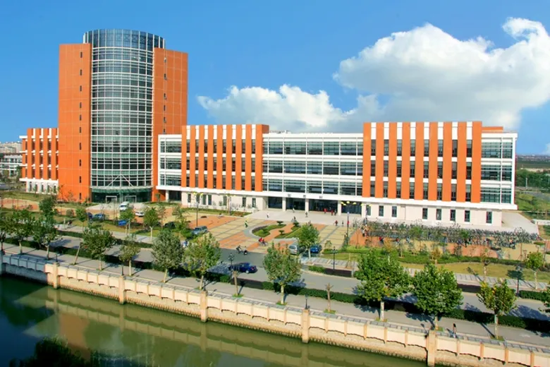 Кампус Shanghai Jiao Tong University